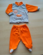 Baby footie outfit clinic chenille small baby.. Colour orange, size 1-3 months
