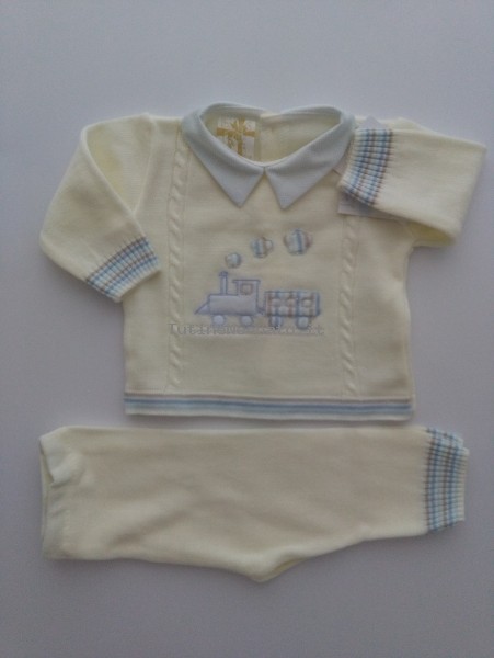 Picture baby outfit mixed wool train. Colour creamy white, size 1-3 months Creamy white Size 1-3 months