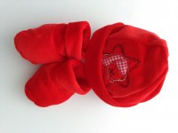 Hat and shoes image star bear and hat. Colour red, one size