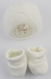 Picture hat and cotton kitten boots hat. Colour creamy white, one size