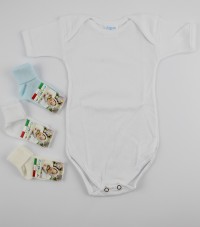 Underwear bodysuits and socks in cotton. Colour white, size 9-12 months
