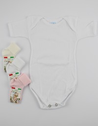 Underwear bodysuits and socks in cotton. Colour white, size 9-12 months