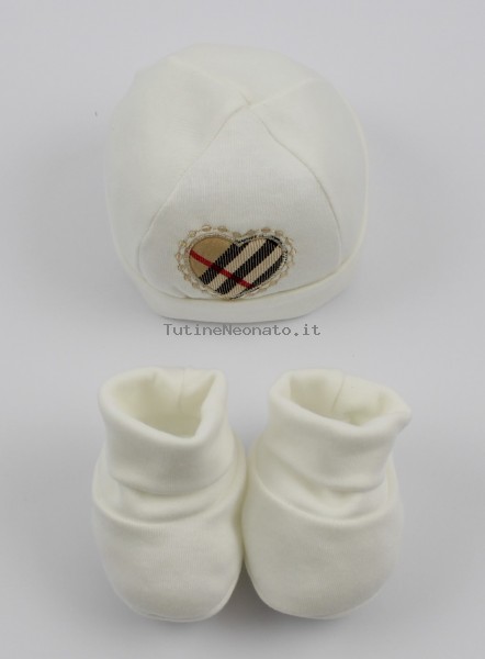 warm Scottish heart cotton hat and shoes. Colour creamy white, one size Creamy white One size
