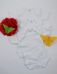 Image short sleeve cotton bodysuit. Colour white, size 1-3 months