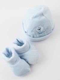 Hat and shoes image bear heart and bow. Colour light blue, one size
