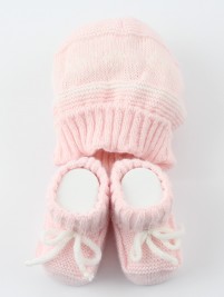 Hat and wool boots picture. Colour pink, one size