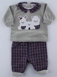 Picture baby footie outfit in chenille friends in partying. Colour grey, size 6-9 months