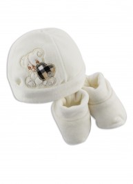 Picture hat and chenille shoes baby bear and heart. Colour creamy white, one size