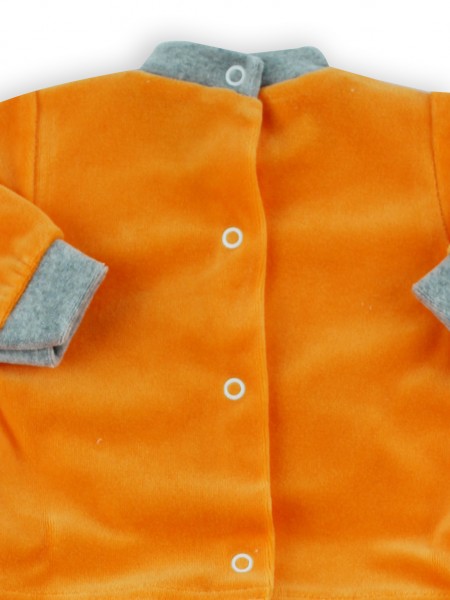 baby footie outfit in chenille for you. Colour orange, size first days 3