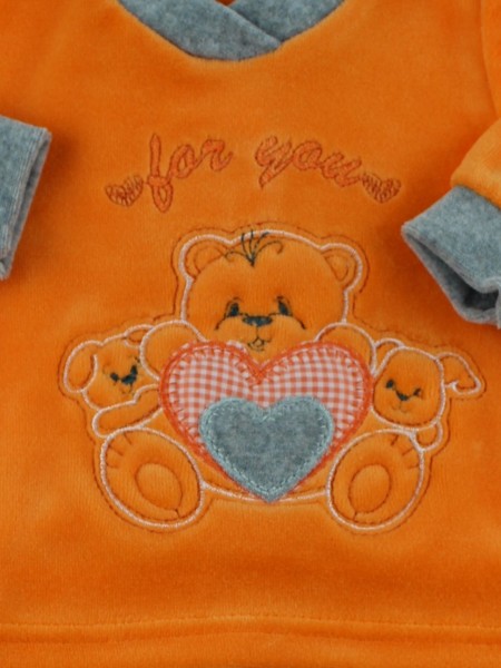 baby footie outfit in chenille for you. Colour orange, size first days 2