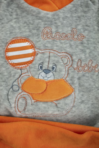 Baby footie clinical outfit in baby chenille.. Colour orange, size 0-1 month 2