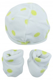 hat and shoes newborn female polka dots on white background. Colour pistacchio green, one size