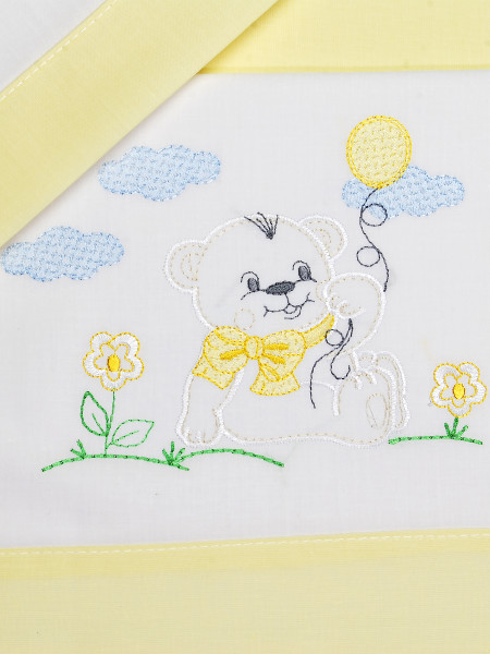 Baby sheet and pillowcase baby bear on the lawn. Colour yellow, one size 2