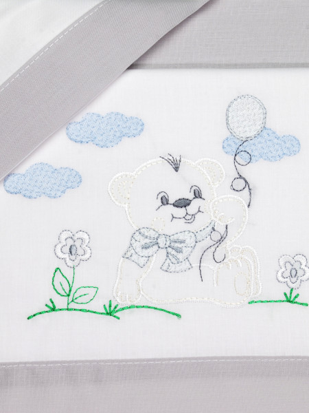 Baby sheet and pillowcase baby bear on the lawn. Colour grey, one size 2