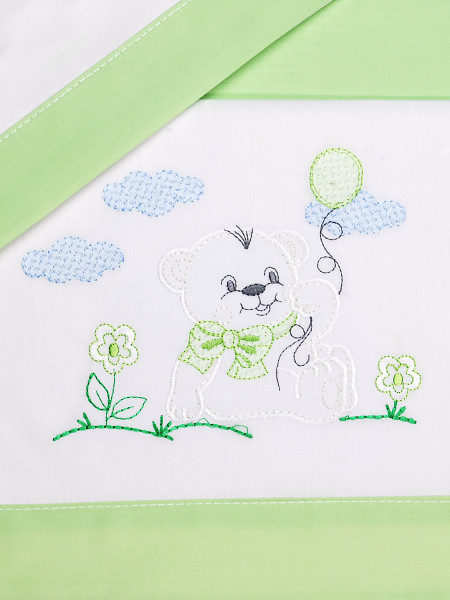 Baby sheet and pillowcase baby bear on the lawn. Colour pistacchio green, one size 2