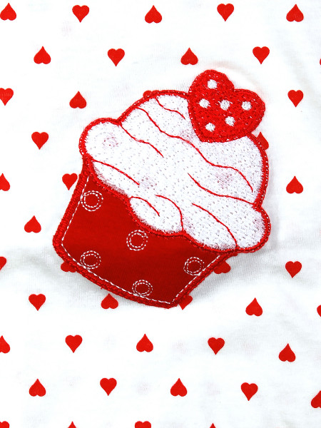 romper cotton ice cream and strawberry. Colour red, size 3-6 months 2