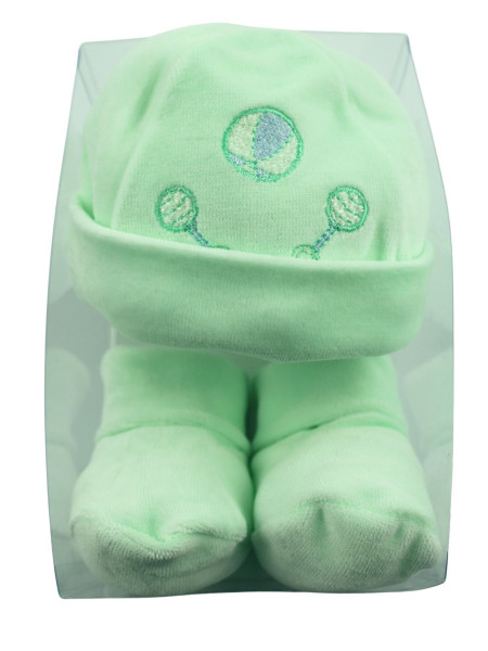 Hat and baby shoes, in chenille. Ball and rattles. Colour green, one size 2