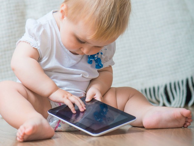 75% of children use smartphones, mothers and fathers too tolerant 75% of children use smartphones, mothers and fathers too tolerant