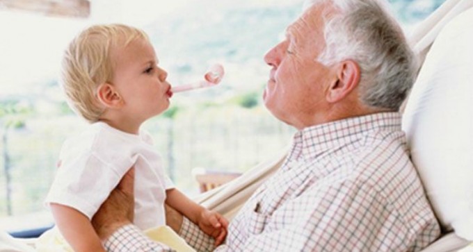 Grandparents: a perfect alliance, but with measure