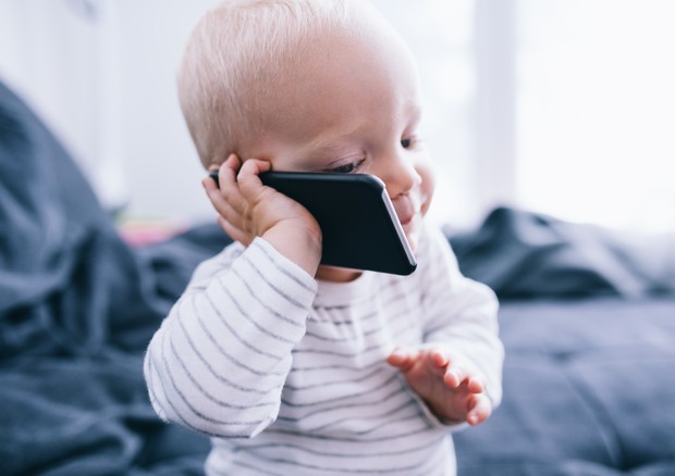 Digital generations: the newborn and technology